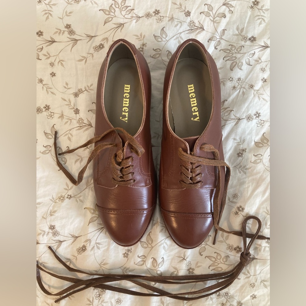 Memery Eleanor flat Oxfords, size US size 7, fits like an 8.